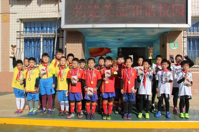 欧冠-那不勒斯4比2击败阿贾克斯 提前2轮晋级16强